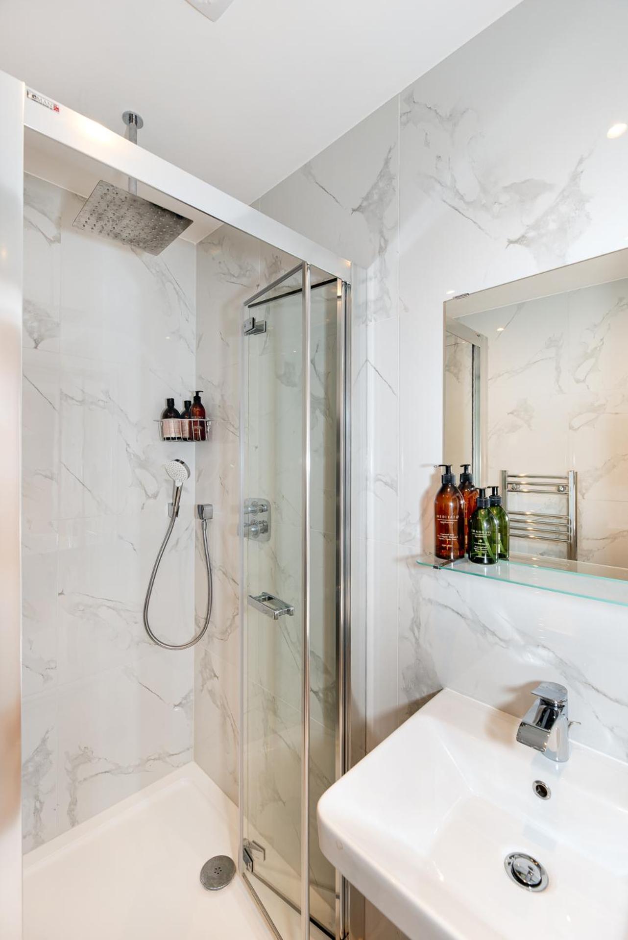 2-Bedroom Victorian Apartment In Kensington Londýn Exteriér fotografie