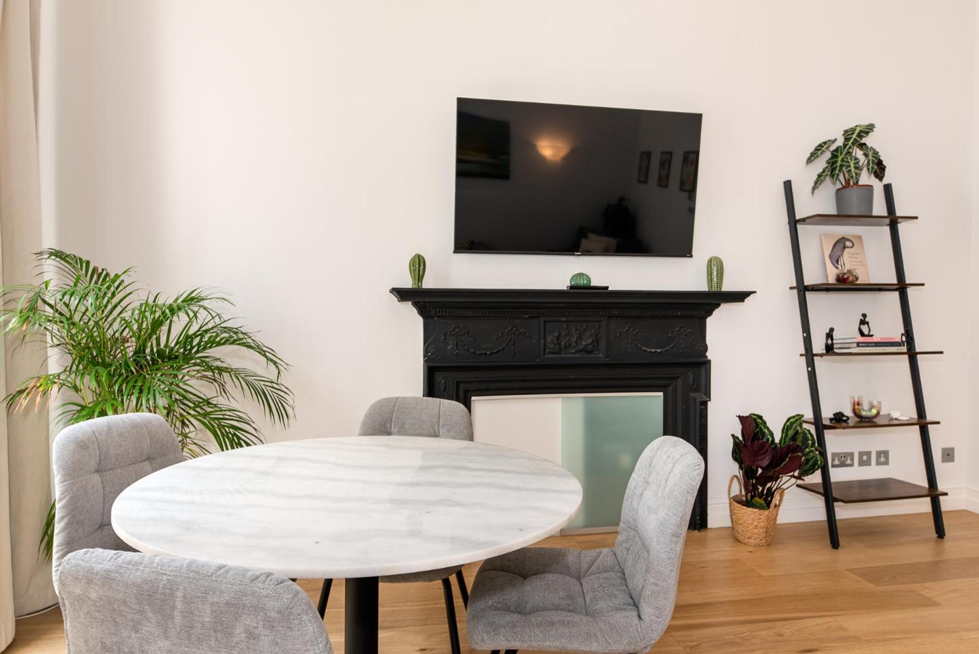 2-Bedroom Victorian Apartment In Kensington Londýn Exteriér fotografie